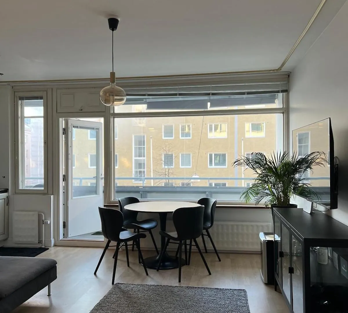 Bright Apartment With Balcony Helsinki
